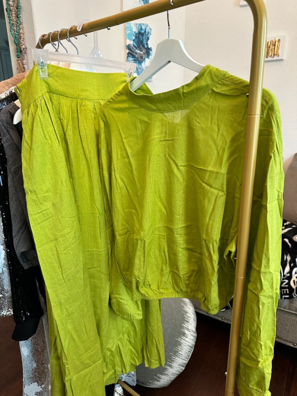 Chartreuse Linen Set - Picture 2 of 9